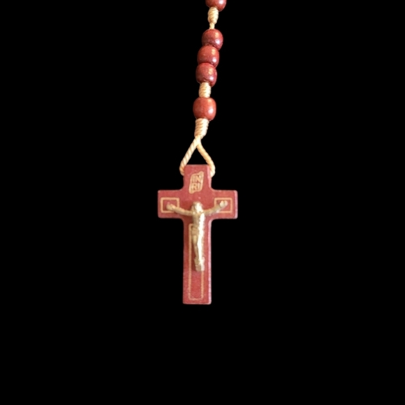 Vintage Cherry Wood Beaded Rosary Virgin Mary Crucifix - Picture 2 of 4